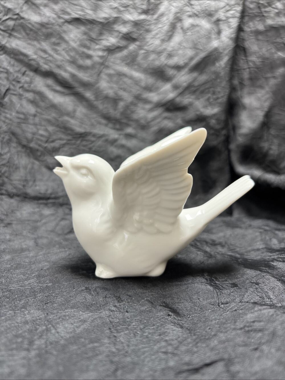 Vintage Porcelian Sparrow Bird Figurine Sculpture White Glazed Porcelain 3” Tall